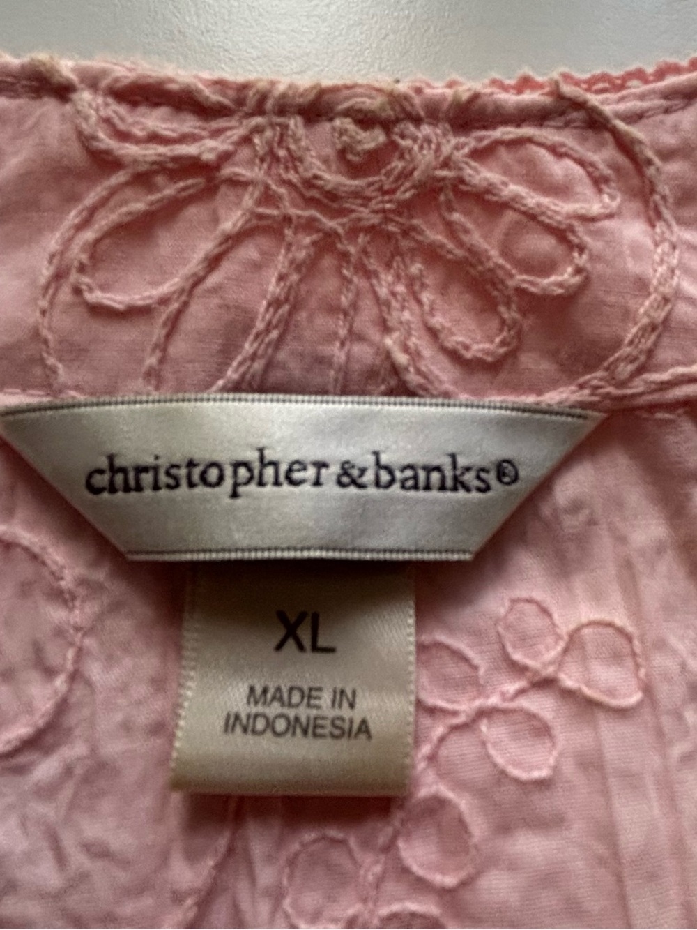 Christopher & Banks button front top  intricate floral embroidery XL pink - Picture 12 of 14